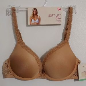 32B bra.  "T-shirt bra, soft fabric, light lift, convertible"  Padded bra. NWT